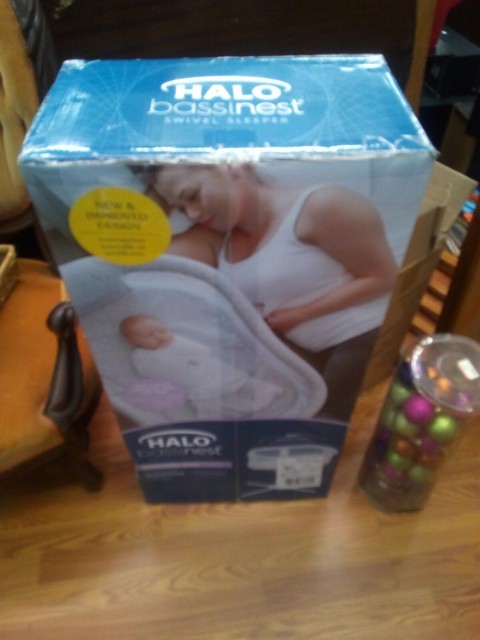 halo bassinest premiere damask