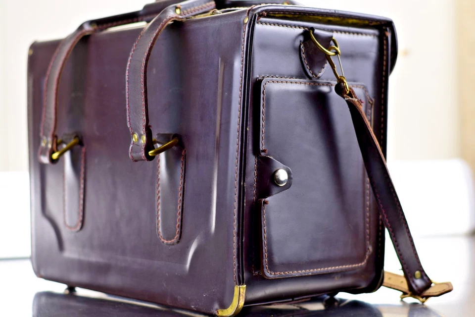 1950s Dark Leather Camera Bag - Image 3 of 4