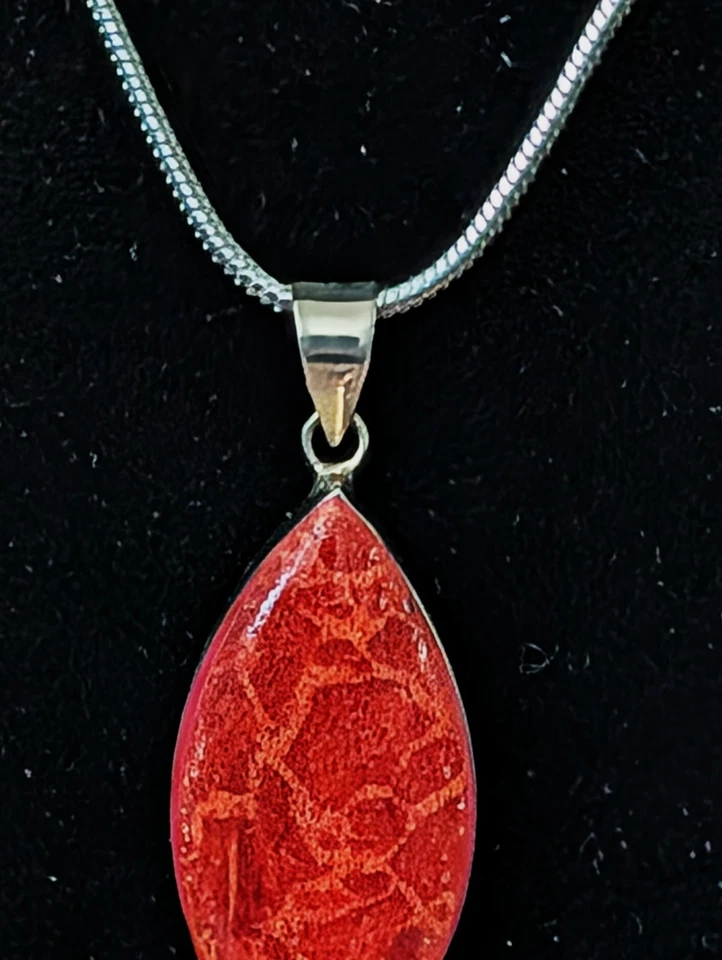 Collar de plata de ley rojo esponja coral lágrima y cadena serpiente Foto 3 de 4