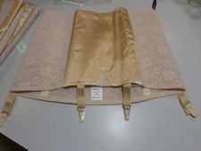 Gaine Vintage neuve  Corset  An 1960  corset avec porte jarretelle ROZ DOR T 110