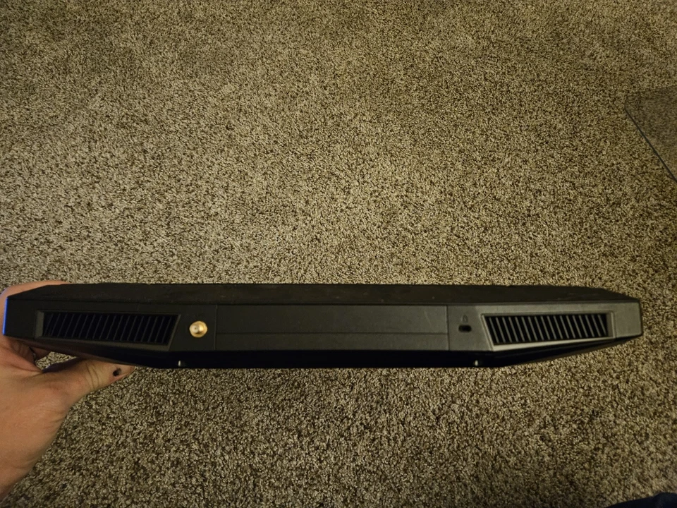 Portátil para juegos Asus ROG G73JH Intel Core i7 1ª generación AMD gráficos 4 GB de RAM Foto 3 de 4