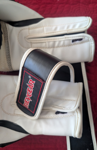 Revgear Kids Boxing Gear, Martial Arts Gloves 8 OZ, Shingards ( M), Headgear (L) - Picture 9 of 16