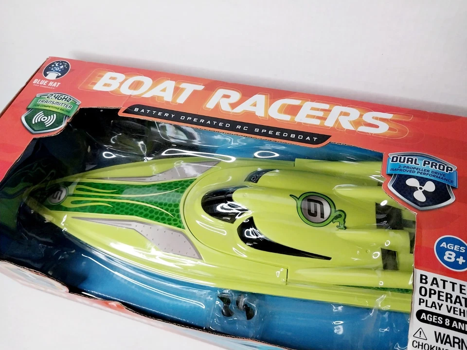 Boat Racers☆ Battery Operated Remote Control Speedboat~ With 2.4 GHZ Controller - Image 2 of 4