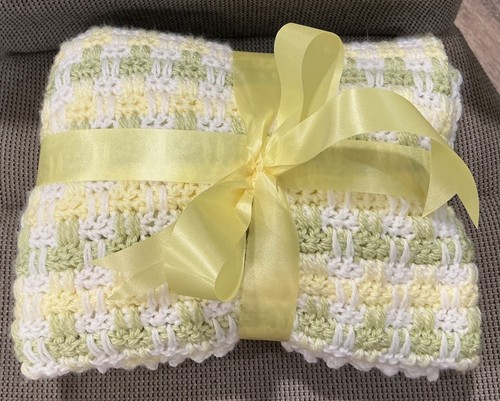 Bellissima coperta/coperta per bambini all’uncinetto a mano - 45” x 45” - regalo doccia - Foto 1 di 6