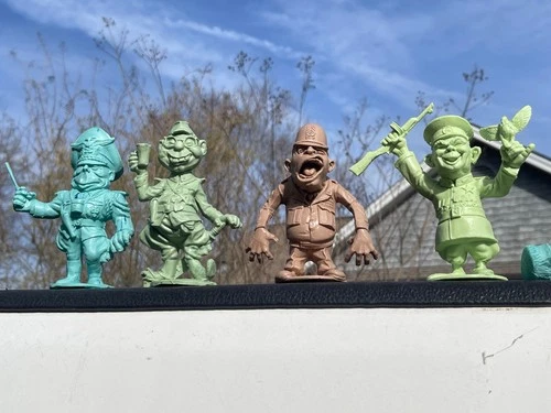 Marx Toys Spoofing 4 Generals nutty mads weirdos not 3D