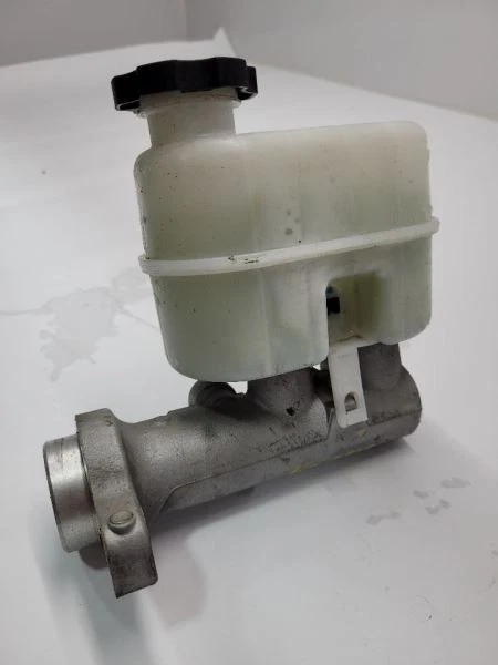 Chevrolet Silverado 1500 14-19 camioneta 5,3 L cilindro maestro de freno estilo clásico Foto 3 de 4