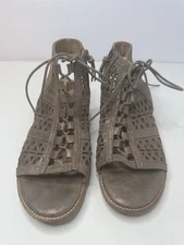 Sofft 'Nora'Suede Ghille Sandals Size 9M 