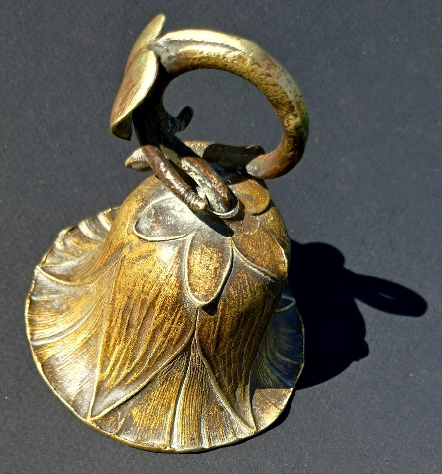 Ancienne CLOCHETTE de Table  Bronze " Fleur de volubilis " ART NOUVEAU  fin XIXe - Photo 4/4