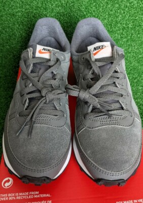 nike challenger grey