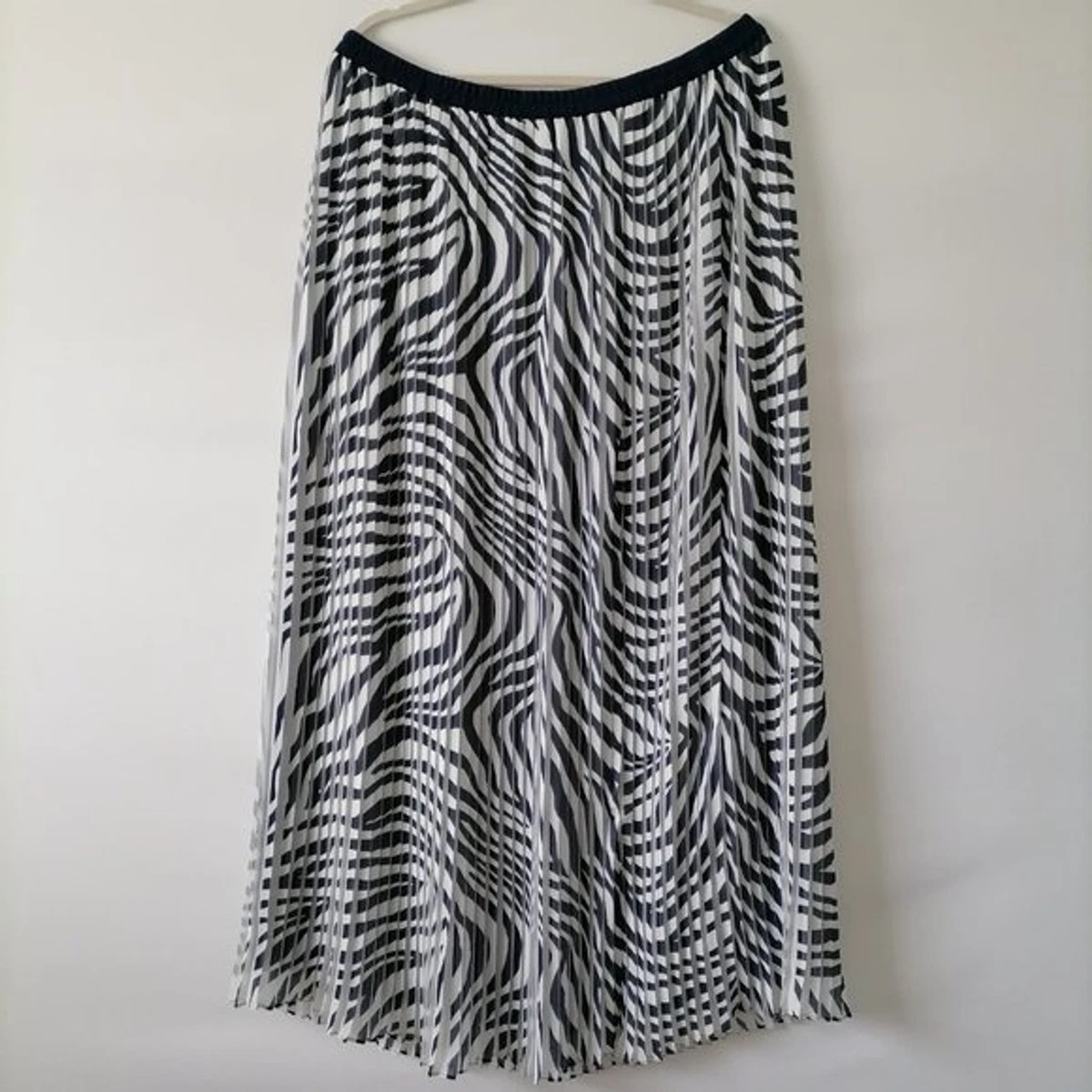 Michael kors outlet grey pleated skirt