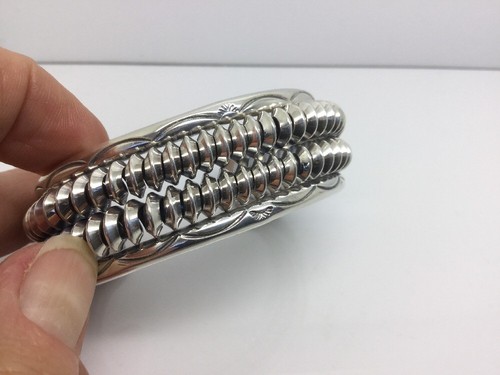 VINTAGE NATIVE AMERICAN STERLING SILVER SPIRAL CUFF - Picture 7 of 9