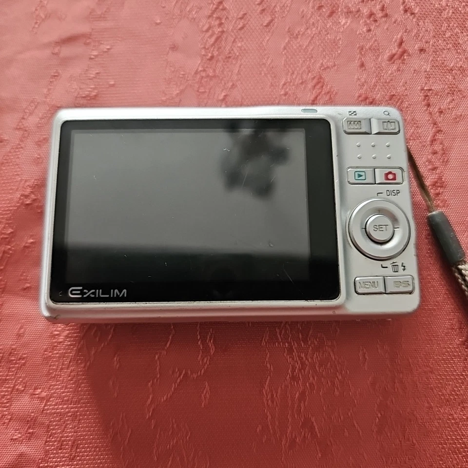 Digitalkamera Casio Exilim EX-Z19 Pink Zustand Sehr Gut Leichte Kratzer Getestet - Bild 4 von 4