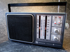 Vintage GE General Electric 7-2945A 4 Band TV WB AM FM Radio Works Great 1988