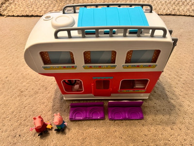 PEPPA PIG CAMPER RV Bus Playset Transforming MOTOR HOME