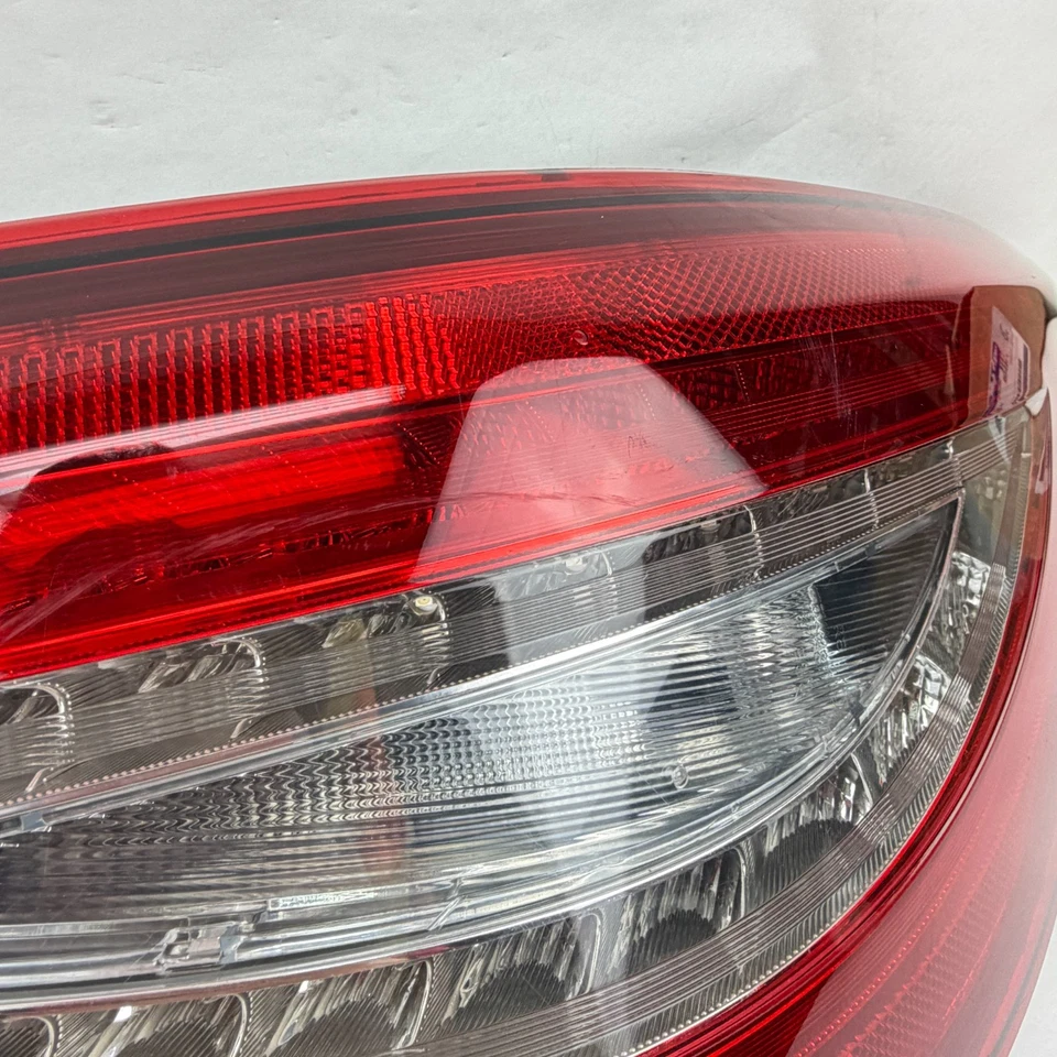 OEM 2015 - 2018 Mercedes W218 CLS550 CLS63 Right LED Tail Light Lamp 2189068000 - Image 4 of 4