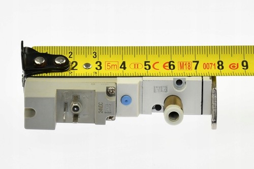 SMC SYJ512-5YO-M5-F-Q pneumatischer Stromverteiler 24V - Bild 2 von 6
