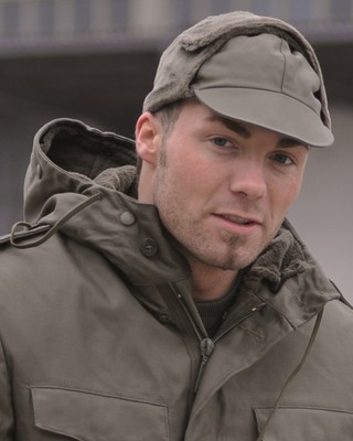 Original Bundeswehr ausgegebene olivgrüne Winterflormütze Mütze Klasse 1