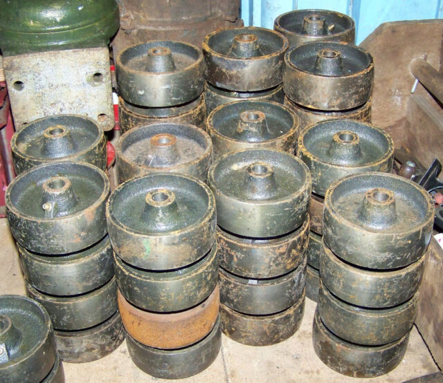 4 x small cast iron wheels 100mm diameter NOS vintage stationary engine