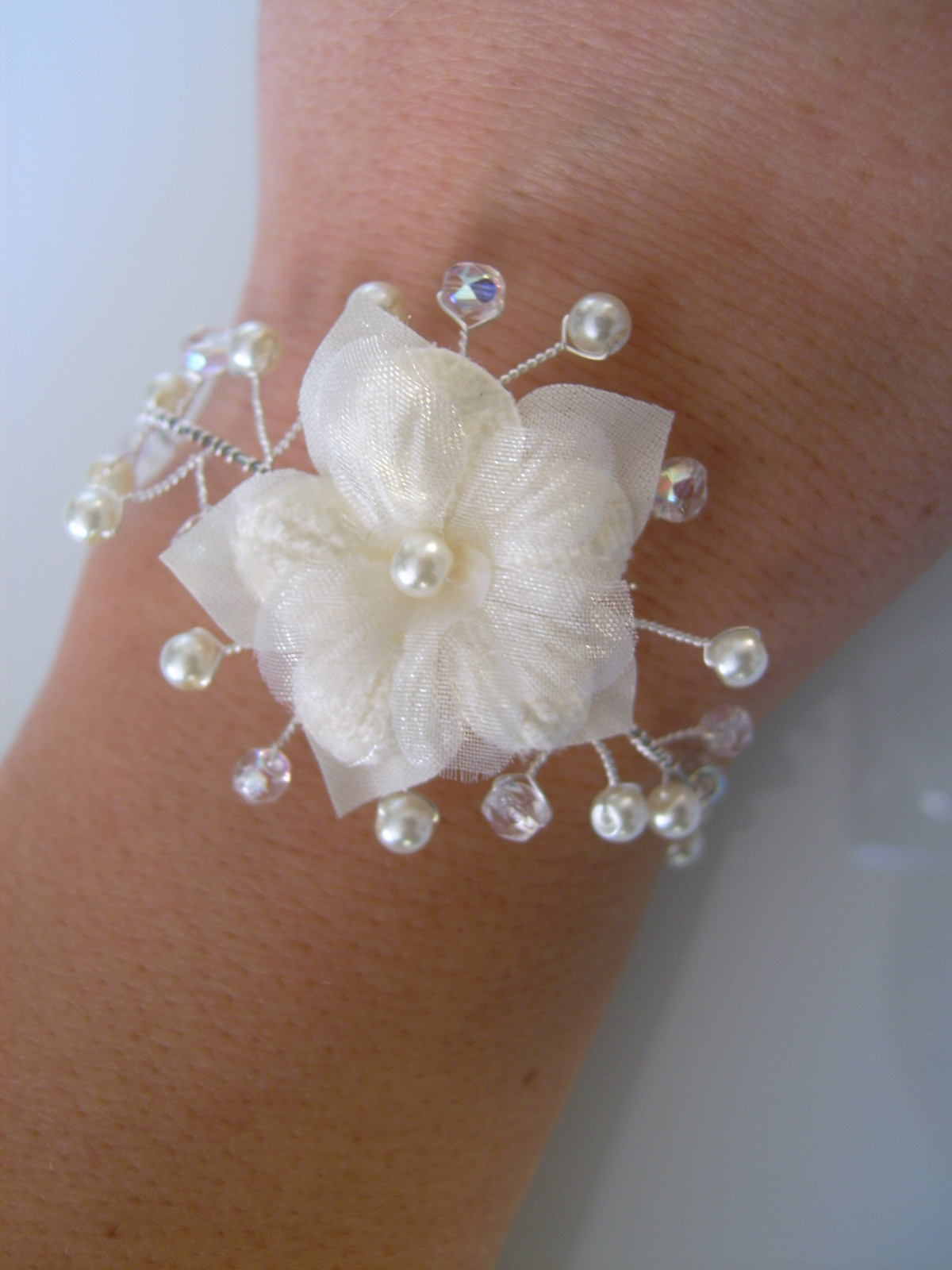 Bracelet robe mariée écru ivoire pas cher pour cérémonie