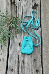 Turquoise-leather-neck-pouch-with-feathers-Leather-amulet-bag-medicine-bag