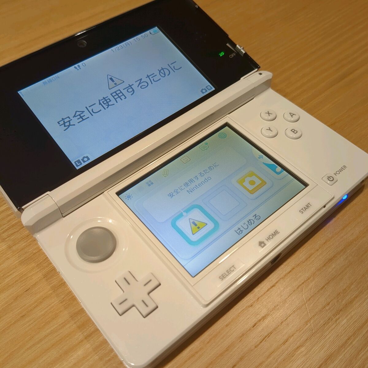 Nintendo 3DS Ice White Handheld System (NTSC-J Nintendo 3DS Ice White Handheld System (NTSC-J