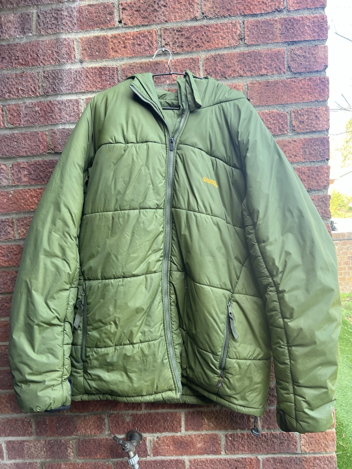 Trakker Winter Fishing jacket Olive Green. Size XXL
Opens in a new window or tab