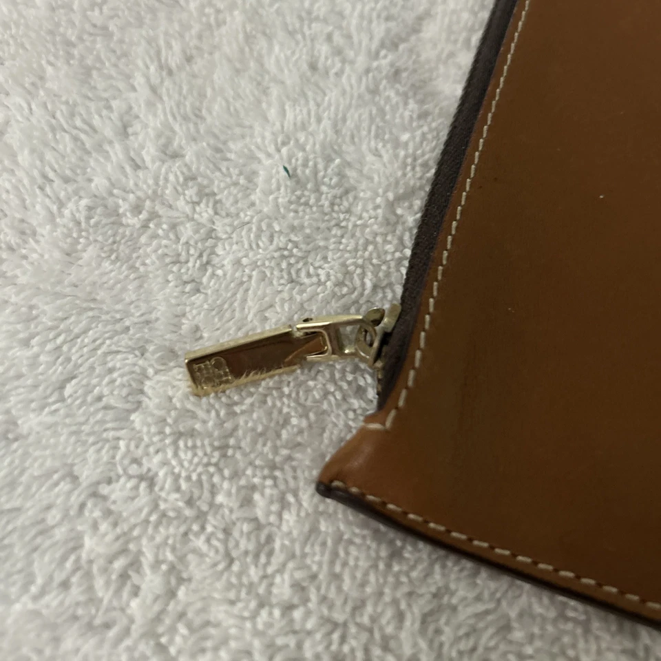 Бумажник CH Carolina Herrera персиковая кожа компактный с клапаном - Изображение 3 из 4