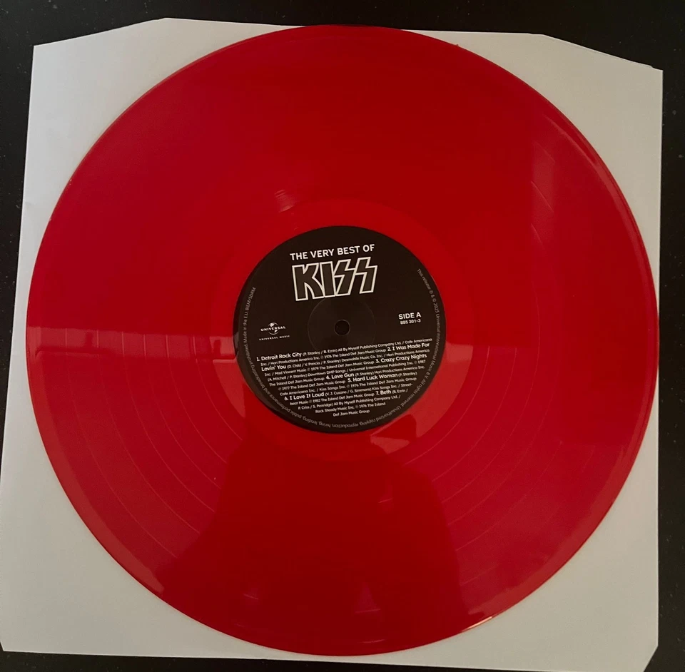 KISS LP VERY BEST OF... LIMITED RED VINYL - Image 3 of 4