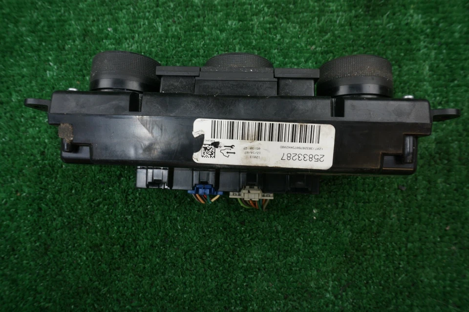 Chevrolet Equinox 2007 2008 2009 control de aire acondicionado OEM 25833287 Foto 3 de 4