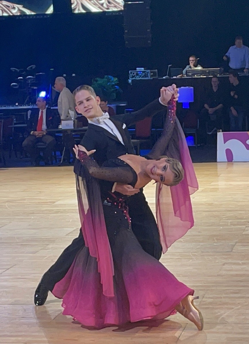 Beautiful Ballroom Dress Made By Steph Atelier (Poland) View 2