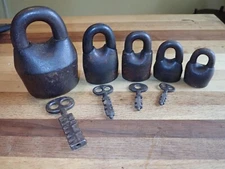 Rare Estate Collection 5 Graduated Antique Iron Padlocks w/ Original Keys WoW!!