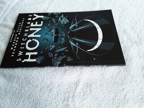 2003 AIT PLANET LAR - SWITCHBLADE HONEY First Edition NM - Picture 3 of 3