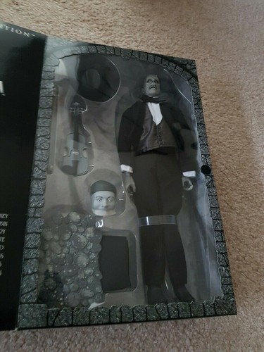Sideshow Universal Monsters PHANTOM OF THE OPERA 12'' Figure Silver Lon Chaney - Picture 2 of 6
