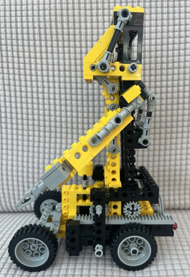 LEGO Technic 8852 Robot, photo 3 of 5