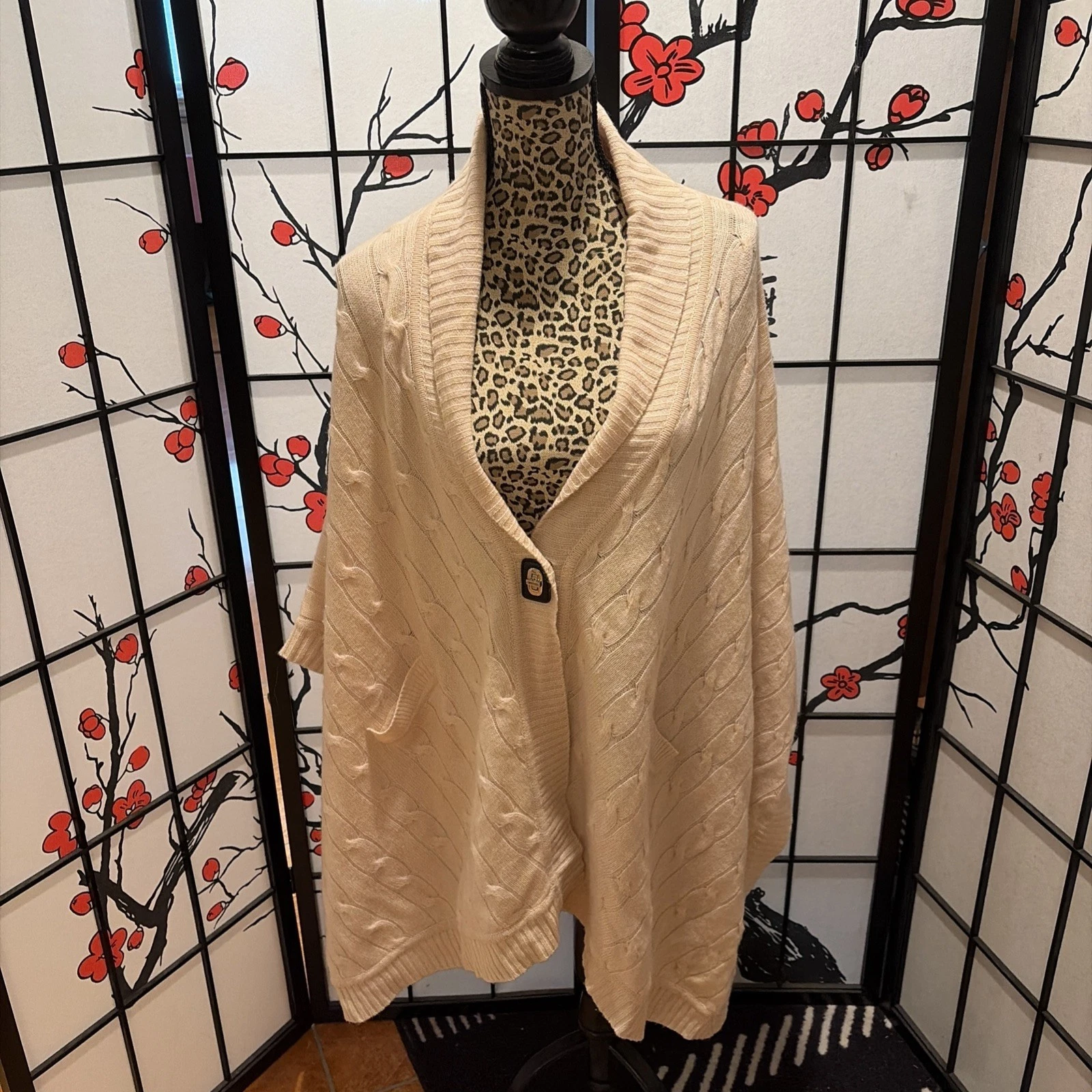 Nordstrom Collection Cashmere Wool Sweater Poncho Cape Cream Buttons One Size