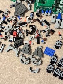 LEGO Castle: King's Castle (10176), Incomplete, missing pieces