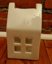 Yankee Candle Winter White Ceramic House Lantern 5 ½” tall