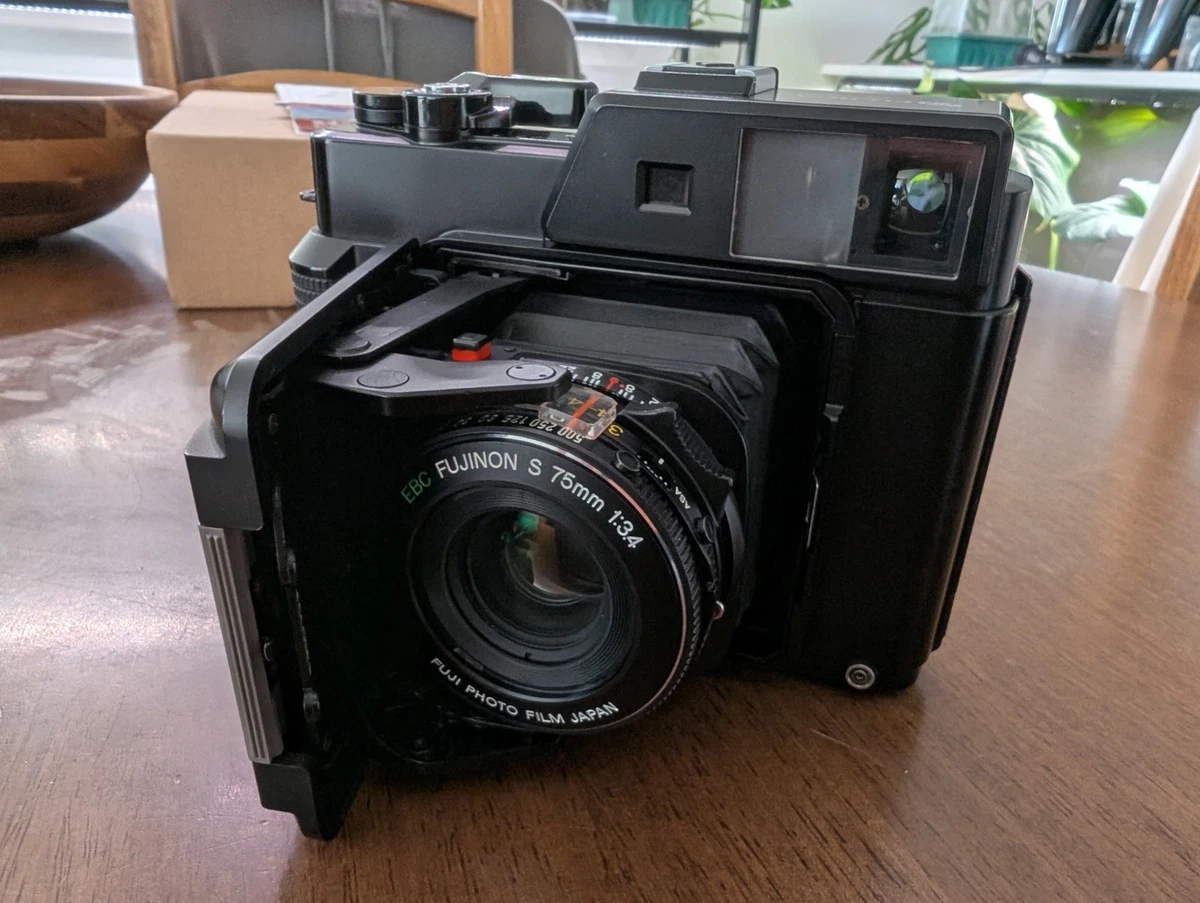 Профессиональные пленочные фотоаппараты Fujifilm GA645 6x4,5 см