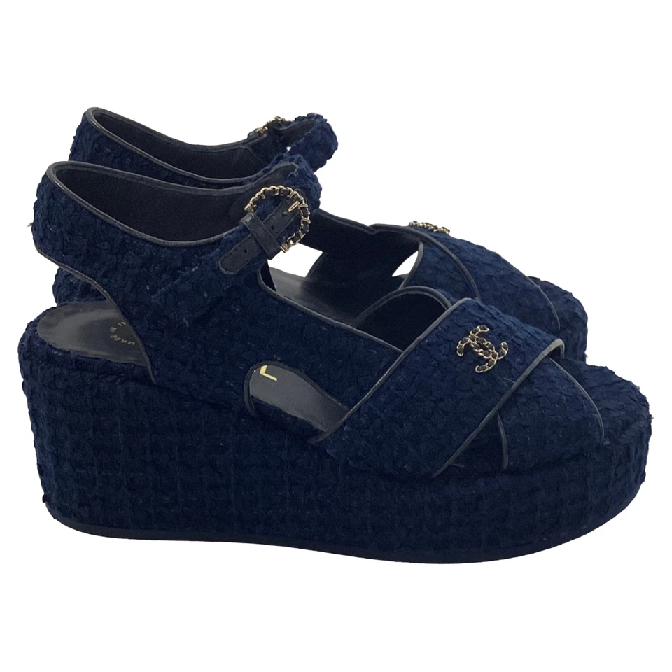 Sandálias anabela Chanel Cc em tweed de algodão femininas azul tamanho 35,5