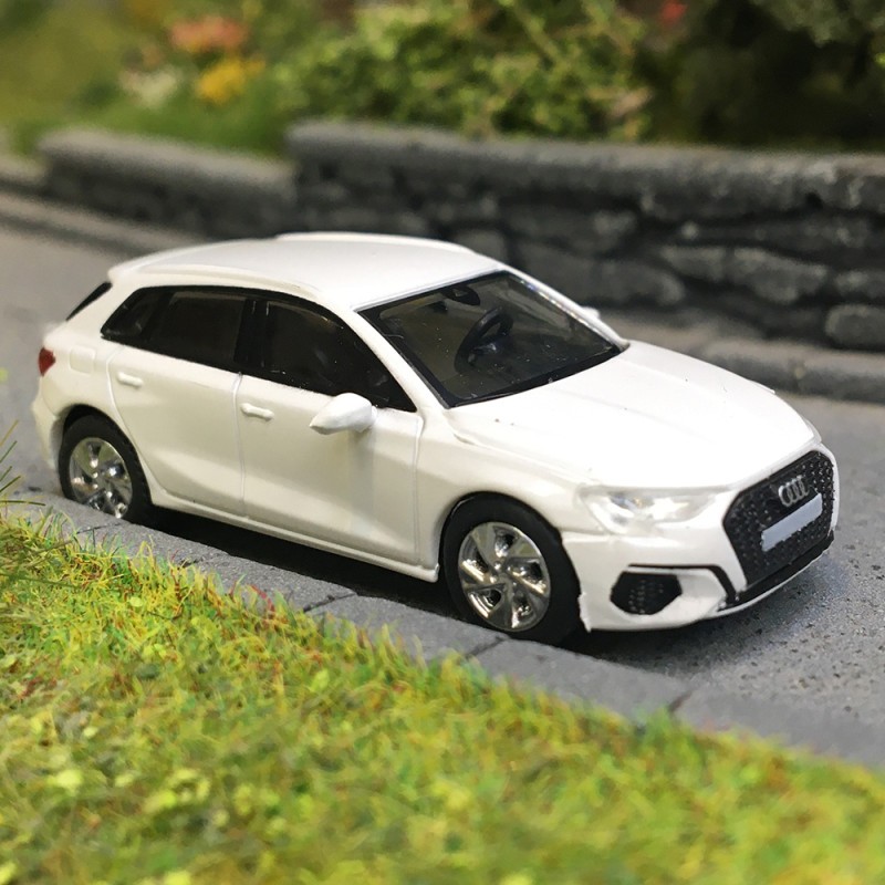 Audi A3 Sportback 8Y blanc 2020 voiture miniature HO 1/87 PCX870556