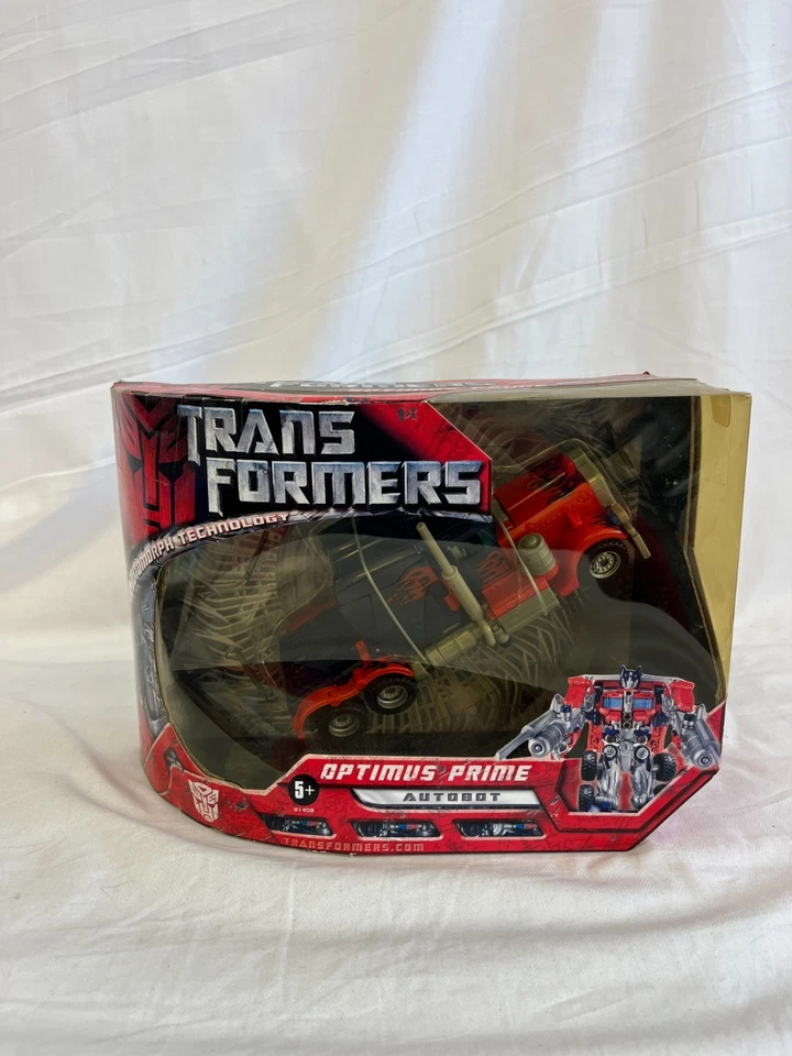 Vintage 2007 Hasboro Transformers Optimus Prime Autobot Figurine in Box Charity - Image 2 of 4