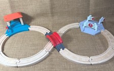 Thomas & Friends Wooden Railway Racing Figure 8 Track Set Bridge Gate Fence