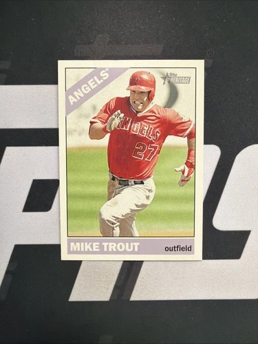 2015 Topps Heritage Baseball Mike Trout Action Variation Card #500 SP