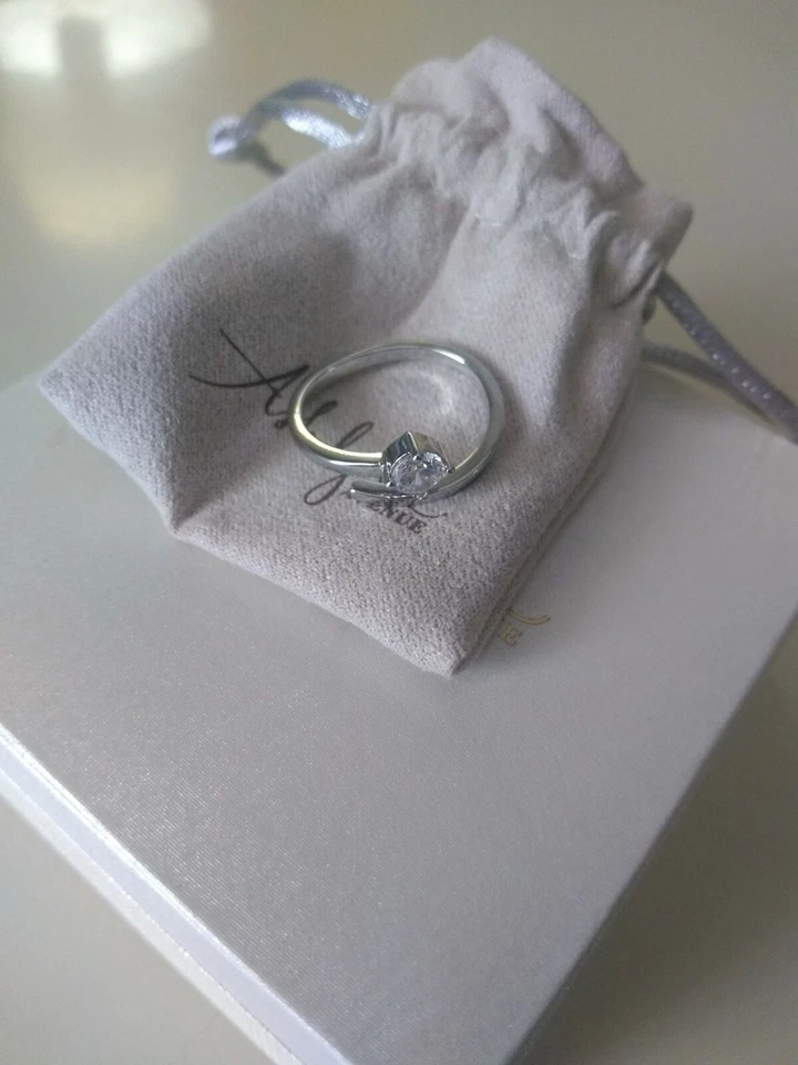 Anillo envolvente Ashlynn Avenue Symphony Lois chapado en oro blanco de 18 quilates de 0,4 quilates talla 6 nuevo en caja Foto 4 de 4