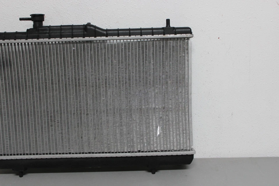 2000 2001 2002 HYUNDAI ACCENT FRONT RADIATOR Foto 3 de 4