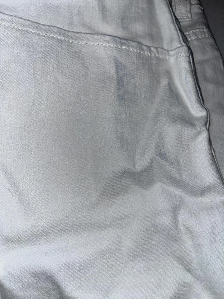 Precio de venta sugerido por el fabricante $50 Pantalones cortos de mezclilla Charter Club blancos con costuras Blanco brillante 14 (DEFECTUOSO) Foto 3 de 3