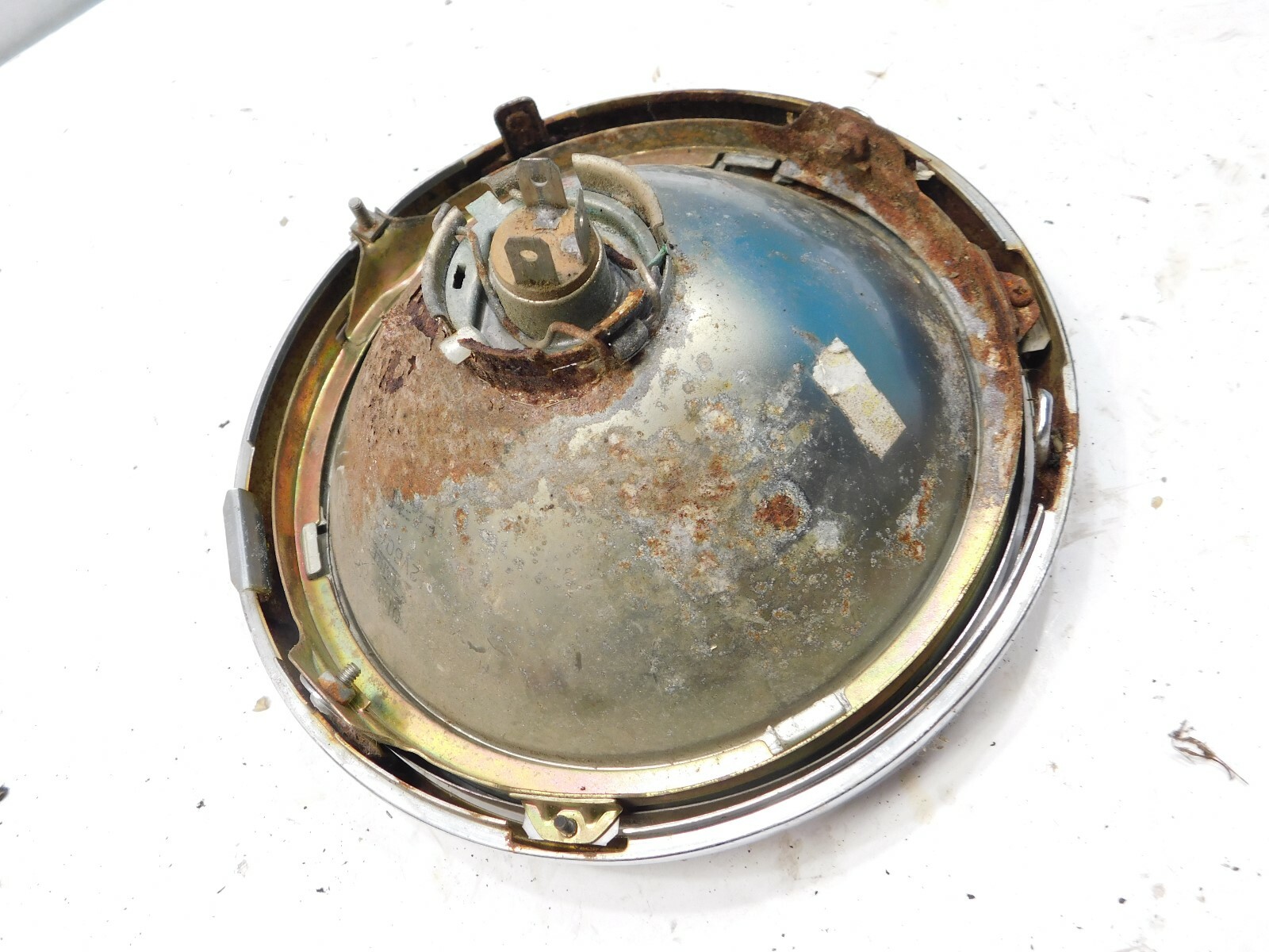 HONDA CB750 SUPERSPORT HEAD LIGHT HEADLAMP & RIM 33100-422-671 CB  