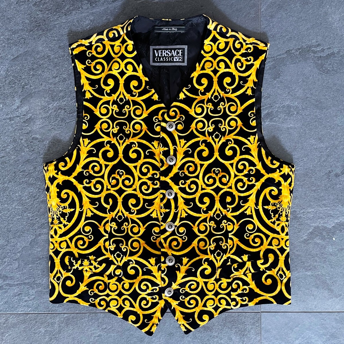 VERSACE CLASSIC V2 black & gold velvet vest Barocco size IT VERSACE CLASSIC V2 black & gold velvet vest Barocco size IT