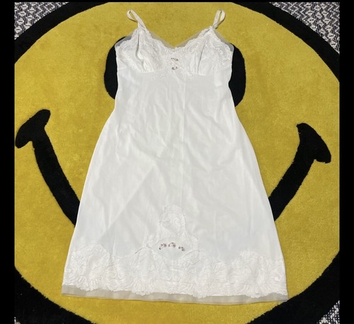Diamond Cut Vintage Lingerie White Silky Lace Slip Size M