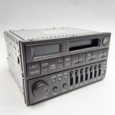 Mitsubishi RX-334CWYD-2 MB943313 M5X8MAX FM/AM Radio/Tape Deck